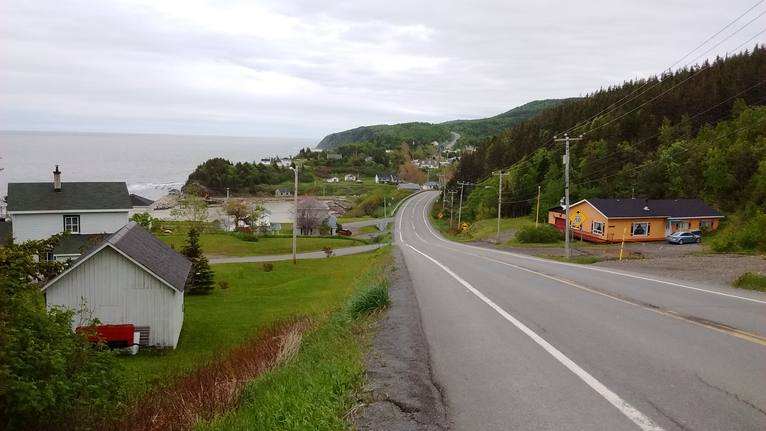 Village Gaspésien vu de la route 132.